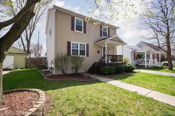 2320 Dallas AVE, Royal Oak, MI 48067