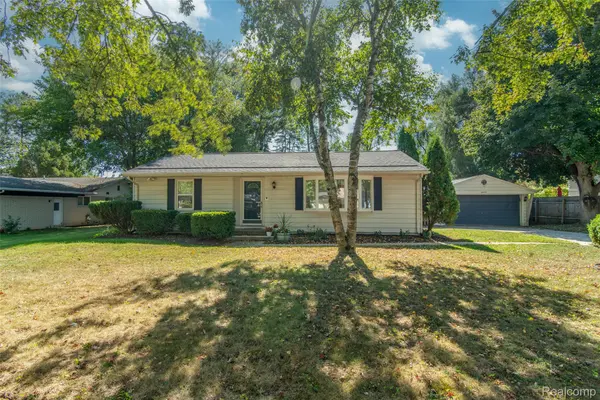 20351 Lacrosse AVE, Southfield, MI 48076