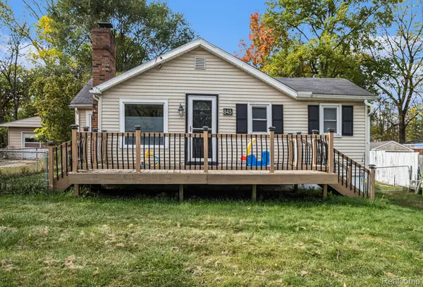 845 N East ST, Fenton, MI 48430