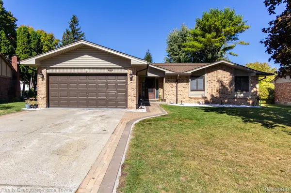 3777 Hamlet DR, Sterling Heights, MI 48310