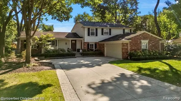 31462 Waltham RD, Beverly Hills Village, MI 48025