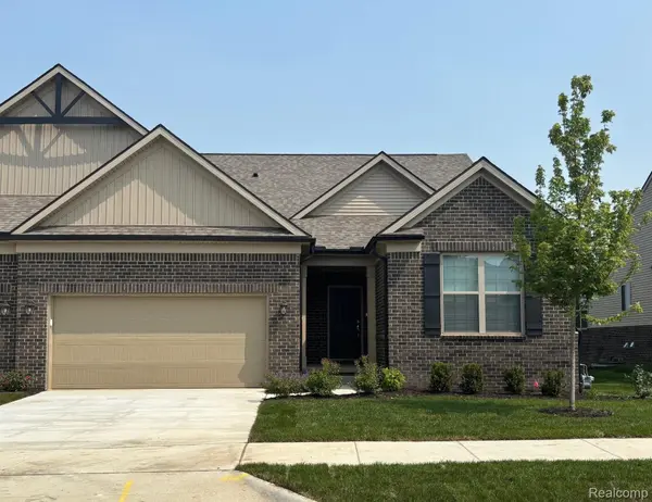 813 Kelpie DR, Pittsfield Charter Township, MI 48108