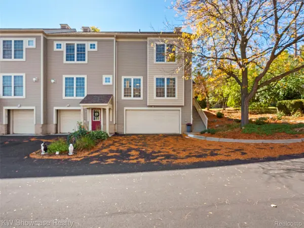 1053 Bluestem LN, Ann Arbor, MI 48103