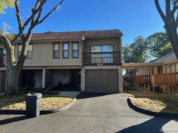 29120 Evergreen RD #17, Southfield, MI 48076