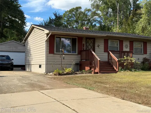 1590 Maddox ST, West Bloomfield Charter Township, MI 48324