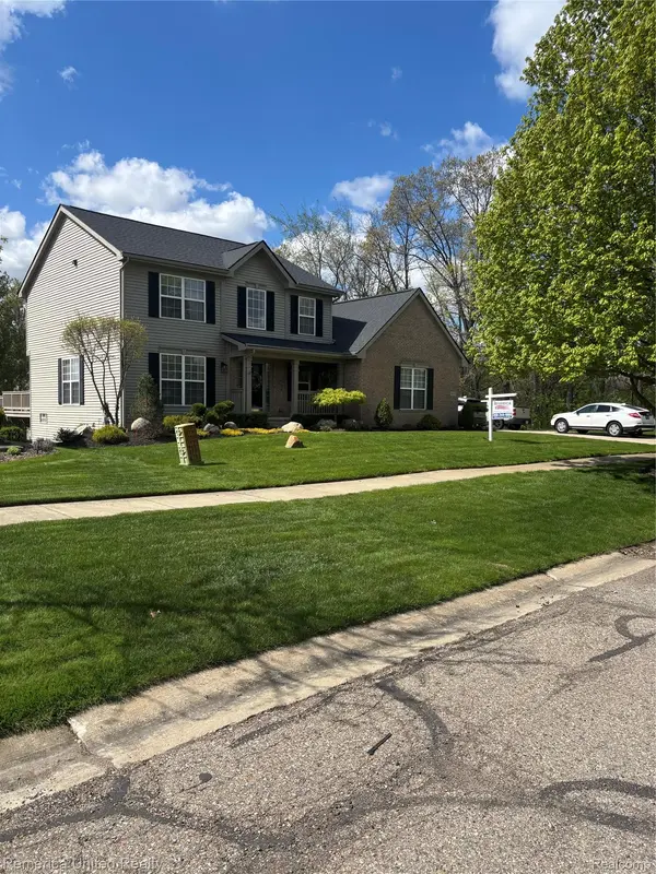 9109 Ambergrove DR, Hartland Township, MI 48843