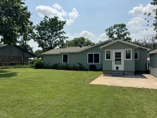 413 S Oak Street,  Paradise,  TX 76073
