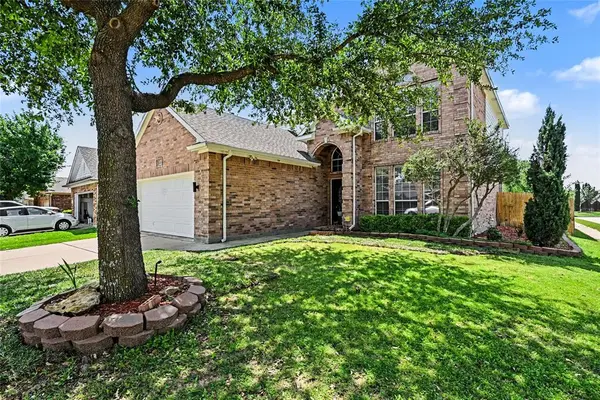6369 Redeagle Creek Drive, Fort Worth, TX 76179