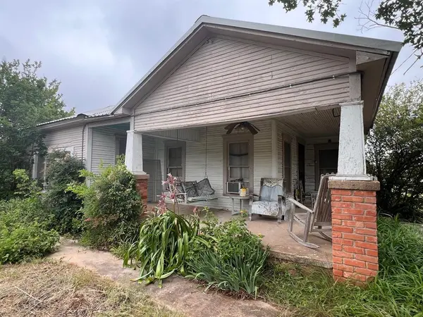 101 E Commerce Street, Gustine, TX 76455