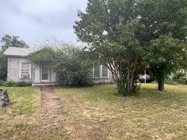 101 E Commerce Street, Gustine, TX 76455