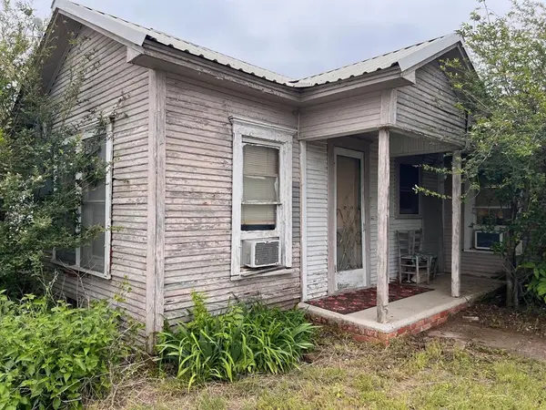 101 E Commerce Street, Gustine, TX 76455