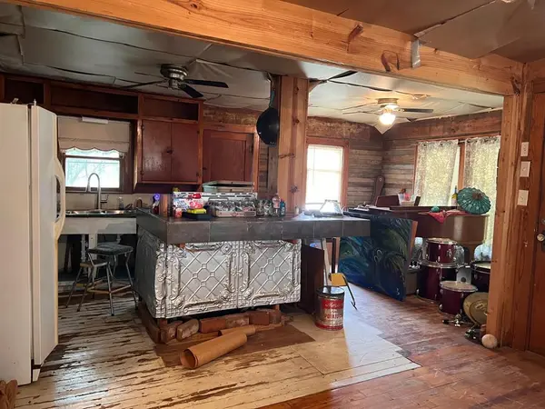 101 E Commerce Street, Gustine, TX 76455