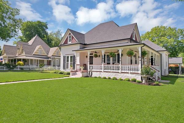 410 W Spring Street, Weatherford, TX 76086