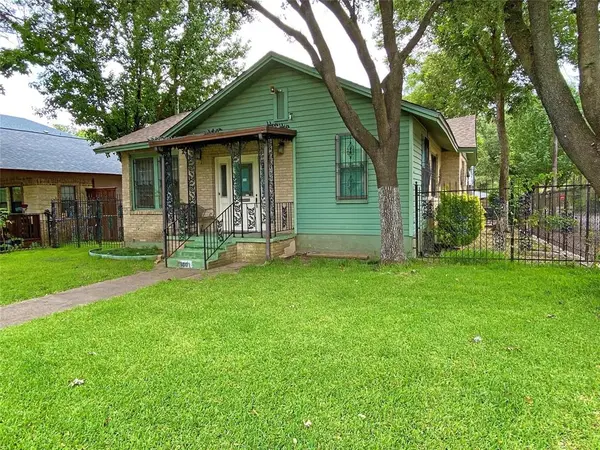 1001 Grandview Avenue, Dallas, TX 75223