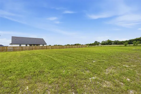 589 Highview Court, Godley, TX 76044