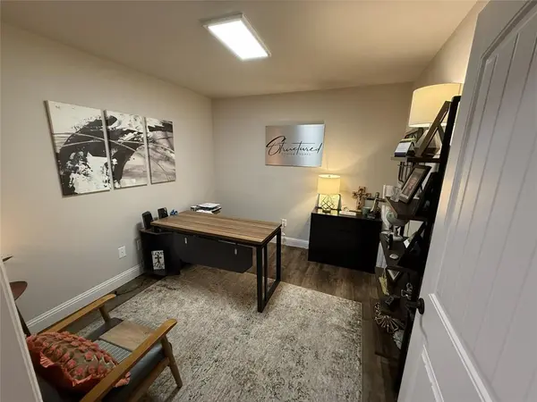 200 S Main Street #C, Rhome, TX 76078