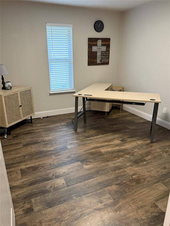 200 S Main Street #C, Rhome, TX 76078