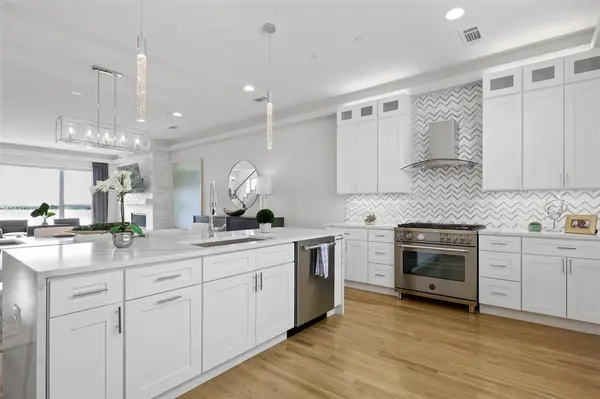 13001 Hutton Drive #28, Farmers Branch, TX 75234