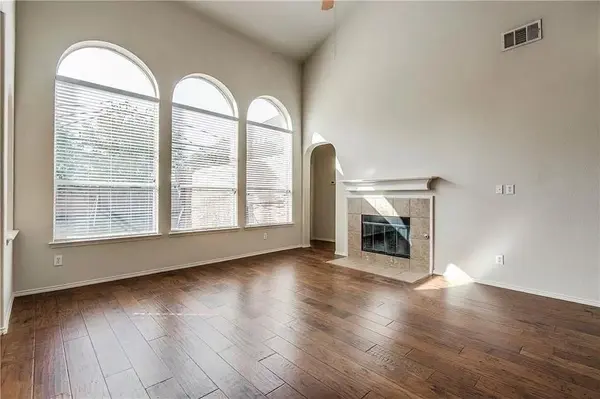 5529 Crimson Oaks Drive, Frisco, TX 75035