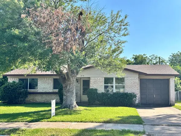 2818 Lowell Drive, Irving, TX 75062