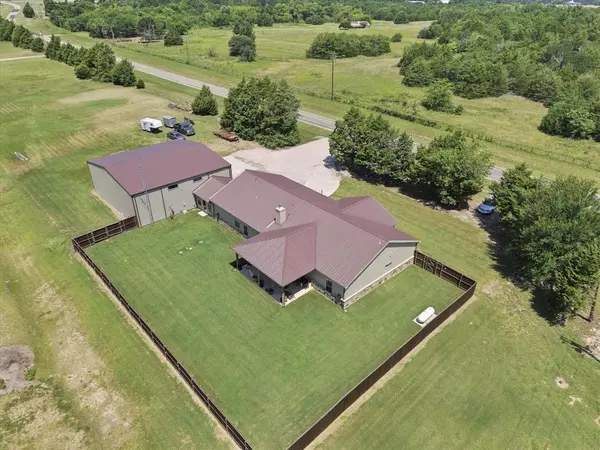 3157 Fm 2194, Celeste, TX 75423