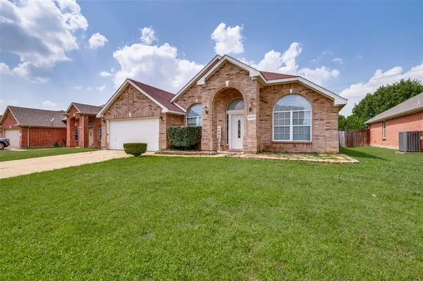 2442 Lost Mesa, Grand Prairie, TX 75052