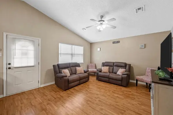 104 S Walnut Street, Lacy Lakeview, TX 76705