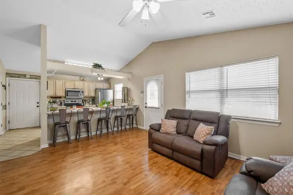 104 S Walnut Street, Lacy Lakeview, TX 76705