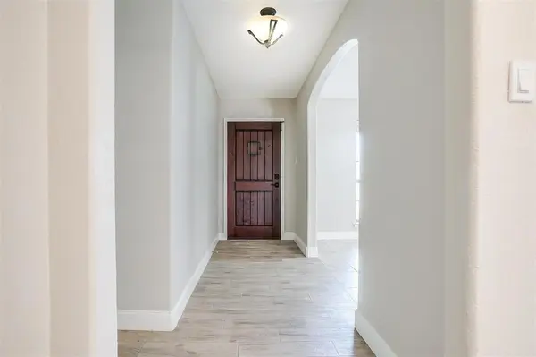 1812 Winchester Way, Bedford, TX 76022