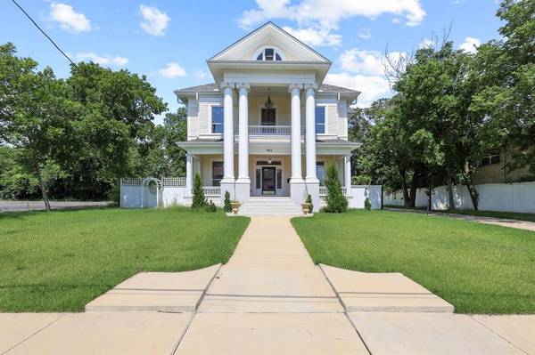 511 Travis Street, Sherman, TX 75090