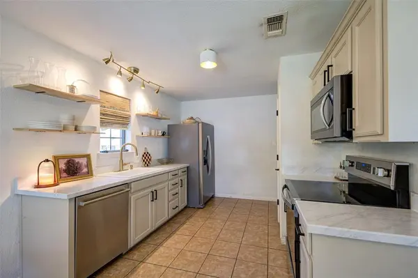 1606 N Mcdonald Avenue #B, Decatur, TX 76234