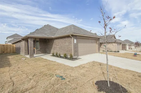 1602 Bobolink Drive, Ennis, TX 75119