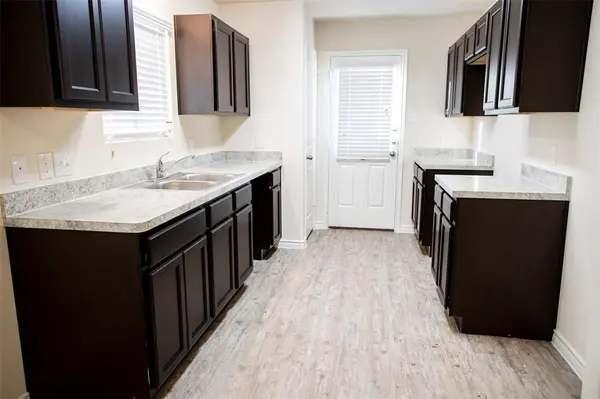 1602 Bobolink Drive, Ennis, TX 75119