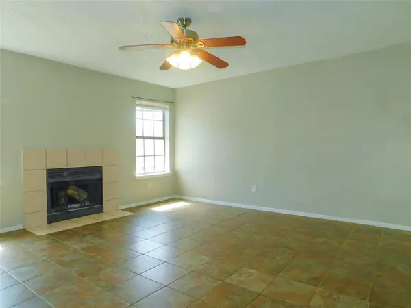 1137 Dallas Drive, Denton, TX 76205