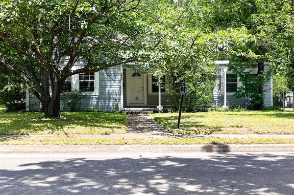 3901 Moulton Street, Greenville, TX 75401