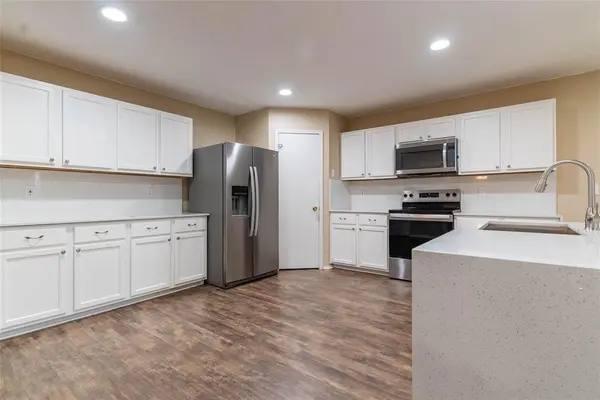 2324 Chestnut Drive, Little Elm, TX 75068