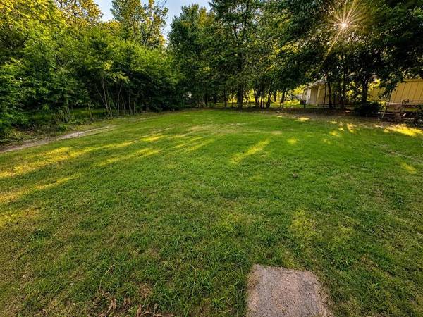 413 Gates Street, Bonham, TX 75418