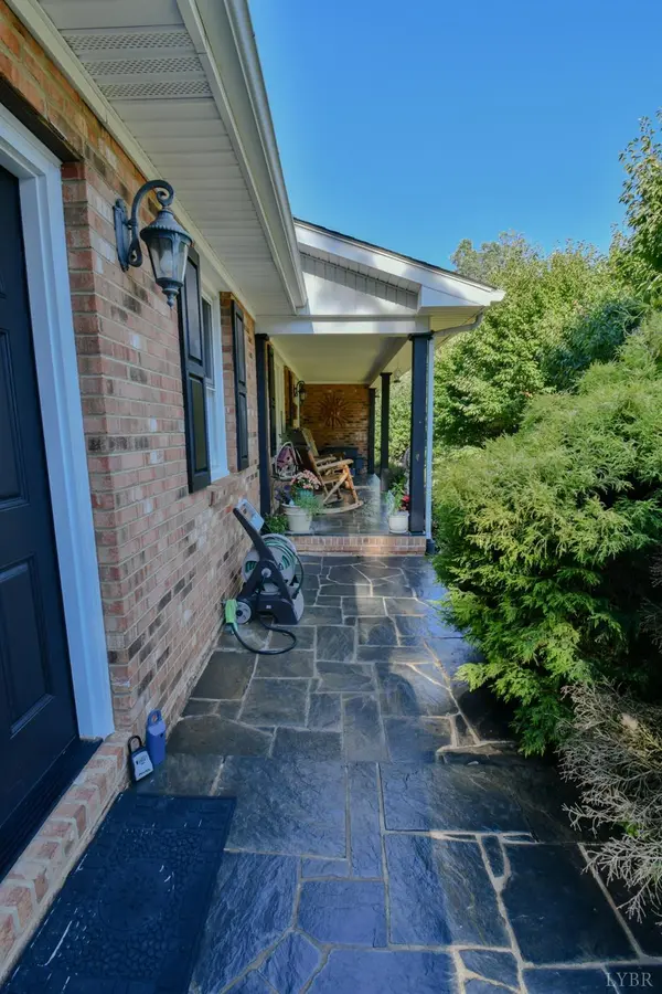 6481 Stewartsville RD, Moneta, VA 24121