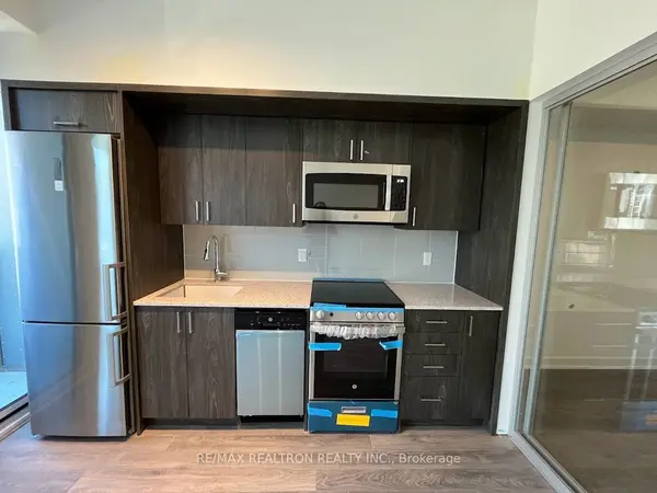 1 Cardiff RD #308, Toronto C10, ON M4P 0G2