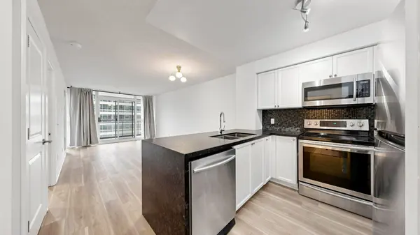 18 Parkview AVE #1015, Toronto C14, ON M2N 7H7