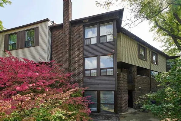 10 Lofty Hill WAY, Toronto C15, ON M2H 2Z8