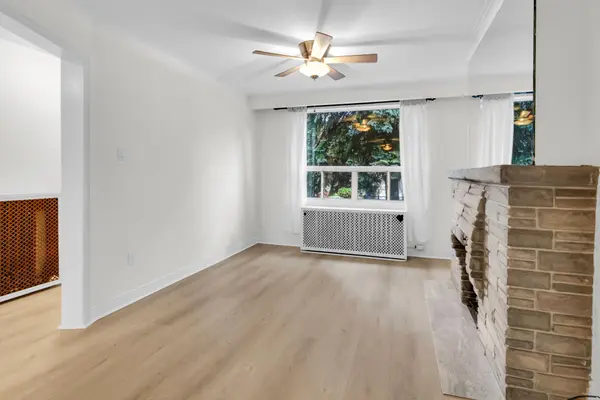 56 Arlington AVE, Toronto C02, ON M6G 3K8