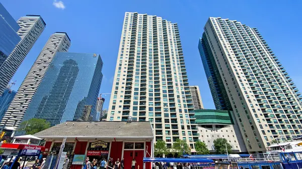 99 Harbour SQ #2108, Toronto C01, ON M5J 2H2