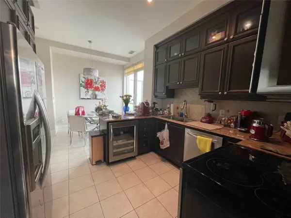 10 Bloorview PL #1512, Toronto C15, ON M2J 0B1