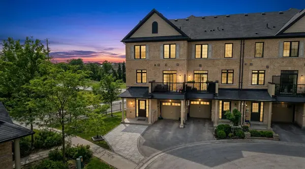 52 Quarrie LN, Ajax, ON L1T 0N1