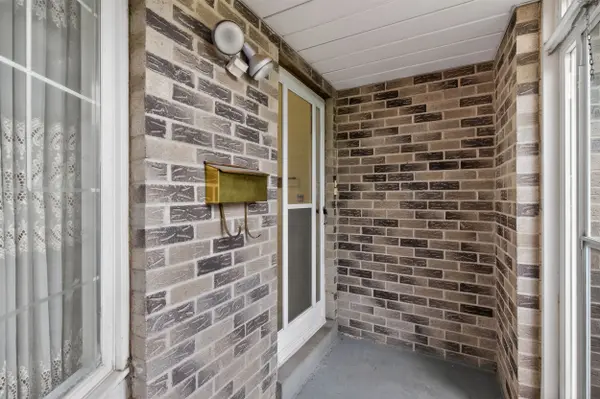 9 Montague PL, Toronto E05, ON M1W 3V5