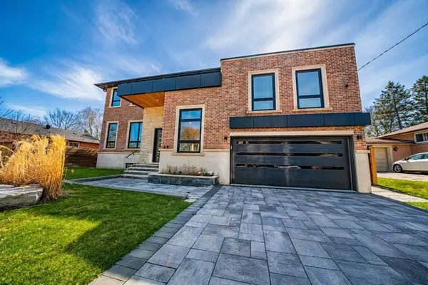 45 Seaton DR, Aurora, ON L4G 2K2