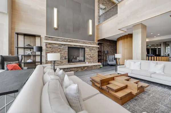 9 Stollery Pond CRES #306, Markham, ON L6C 0Y1