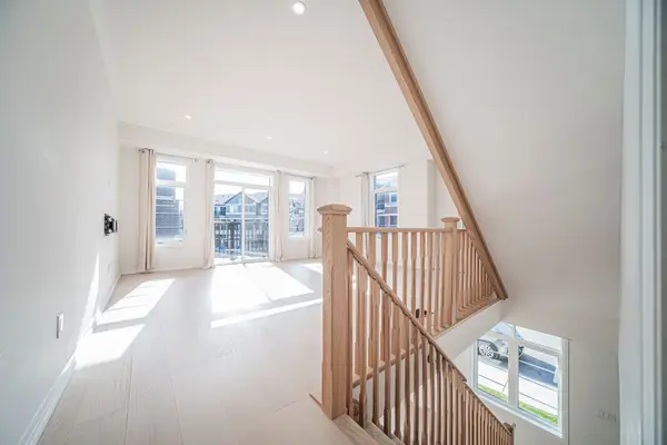 1 Sissons WAY, Markham, ON L6B 1R2