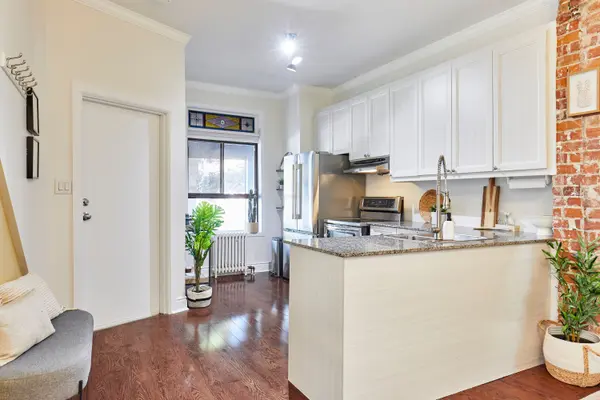 340 Pacific AVE, Toronto W02, ON M6P 2R1